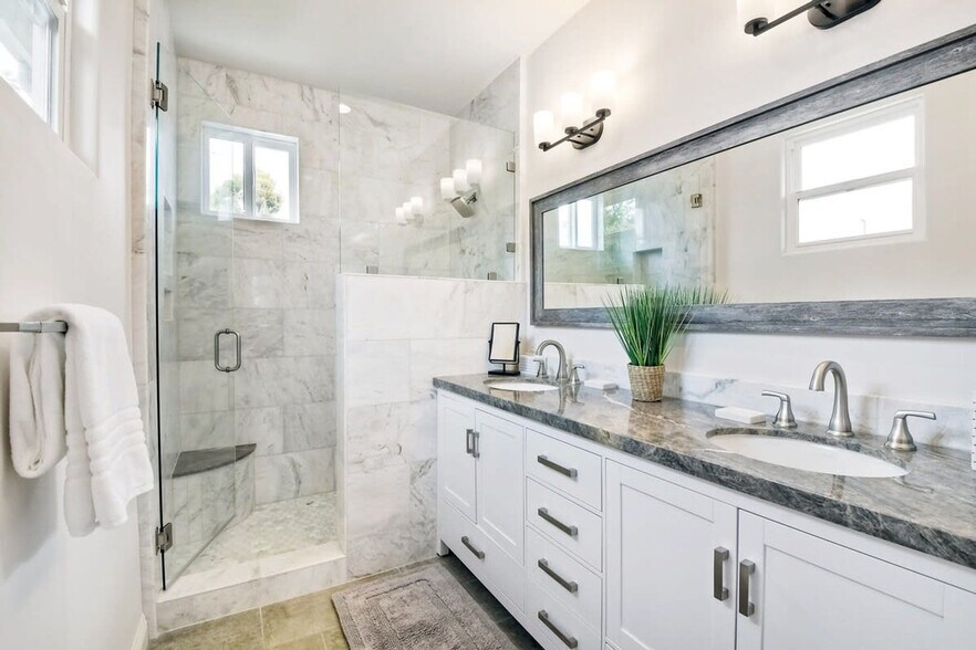 Building Photo - 541 San Dieguito Dr