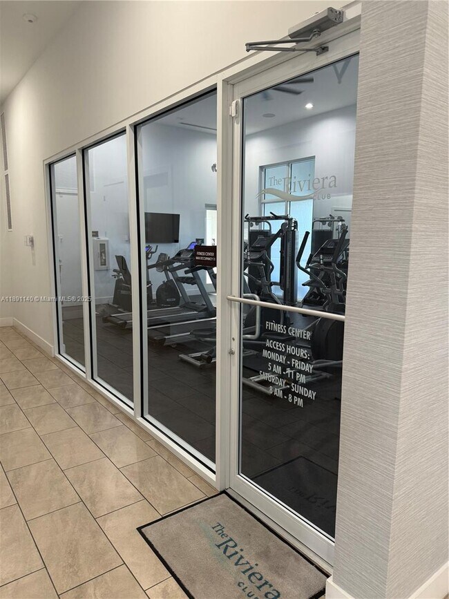 Building Photo - 1021 SE 27th Terrace