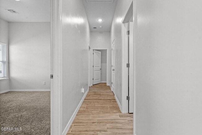 Building Photo - 13757 Villa Vista Ave