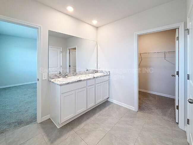 Building Photo - 18002 Canopy Pl