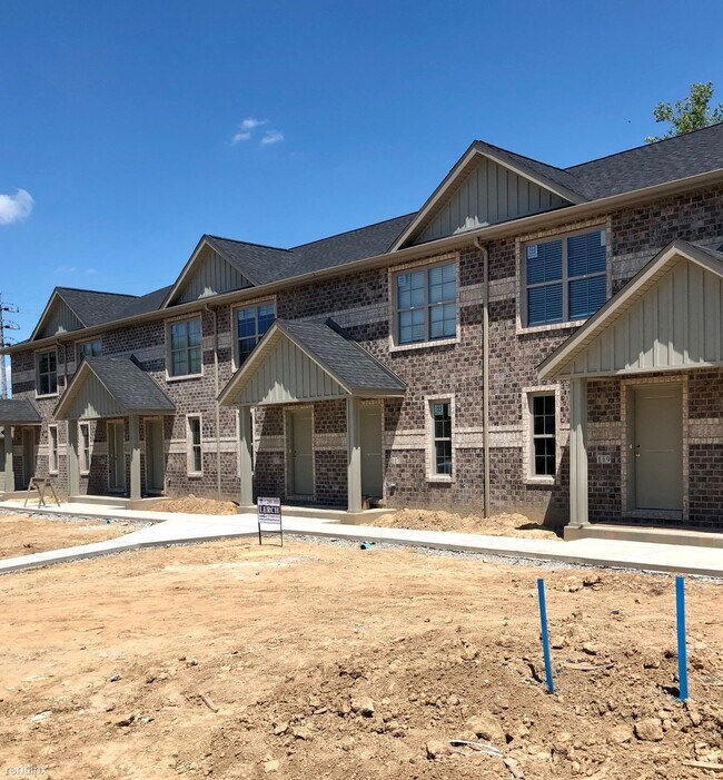 2 br, 1.5 bath Townhome 109 Rolling Oaks... 109 Rolling Oaks Dr Collinsville IL 62234