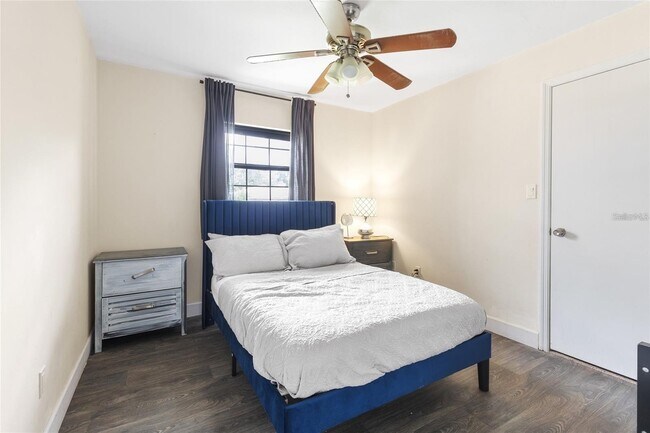 Building Photo - 5128 Lido St