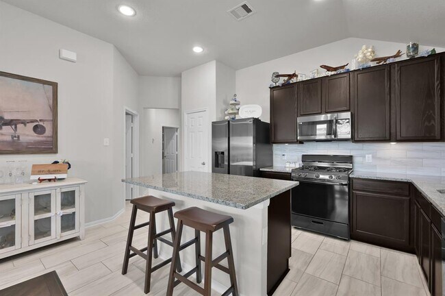 Building Photo - 2233 Forest Chestnut Dr