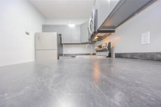 Building Photo - 530 Main St