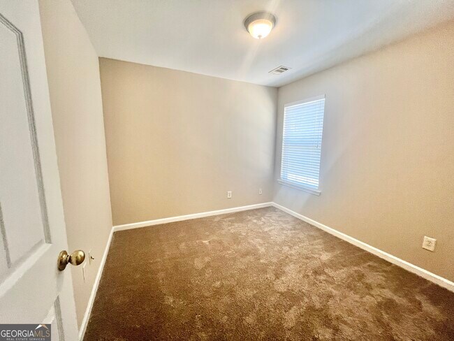 Building Photo - 4713 Autumn Rose Trail