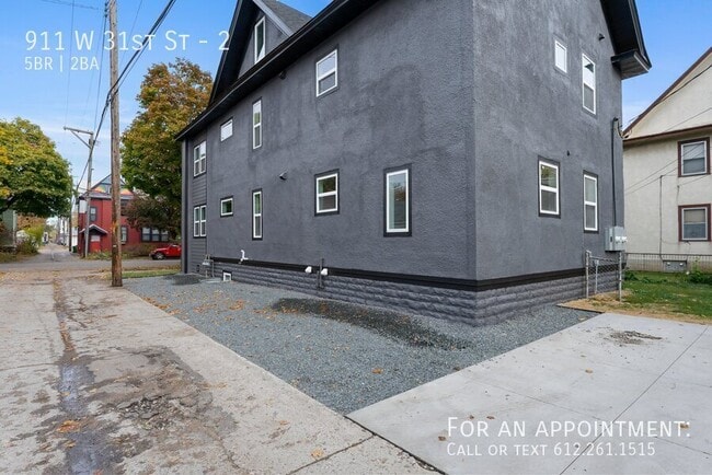 Building Photo - 911 W 31st St