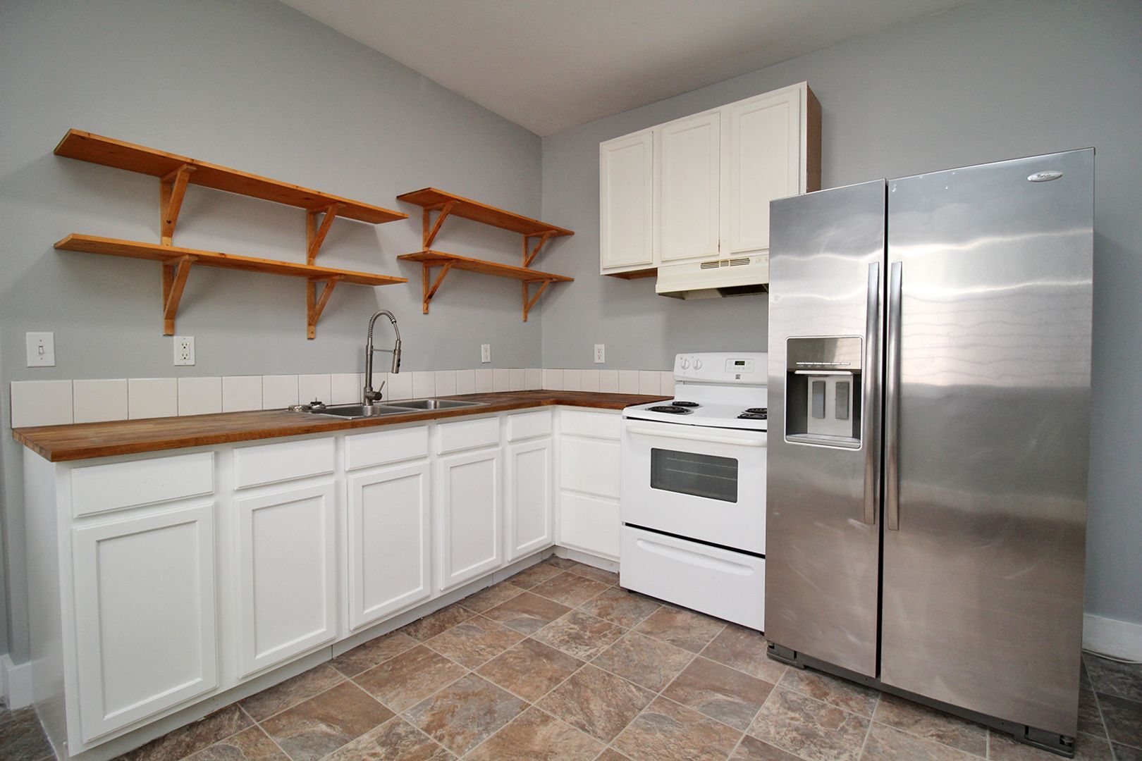 Building Photo - 4030-4030 NE Garfield Ave.