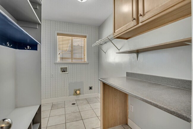 Building Photo - 8913 N Pine Hollow Dr