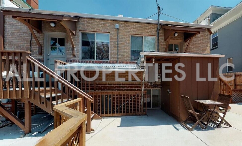 Building Photo - 1613 York St