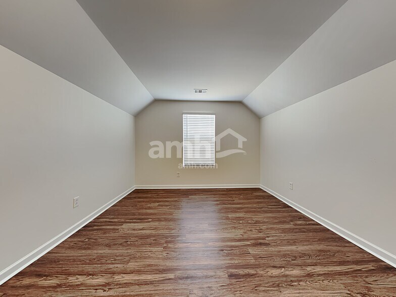 Building Photo - 1825 Beeson Park Ln