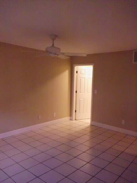 master bedroom - 4520 SE 5th Pl