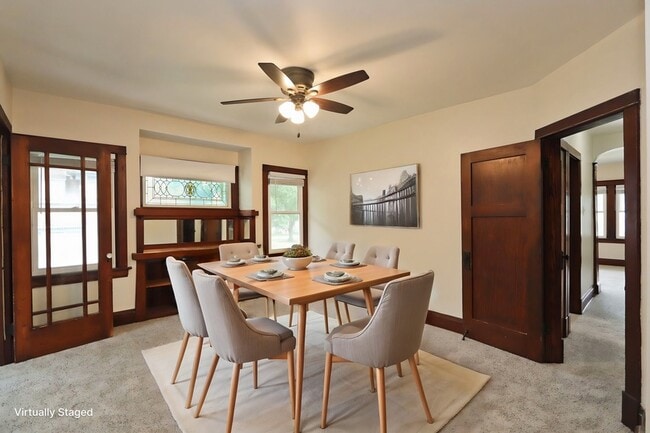 Building Photo - 416 1/2 W Jackson Street Unit