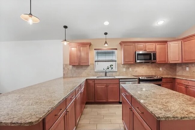 Building Photo - 30429 Island Club Dr
