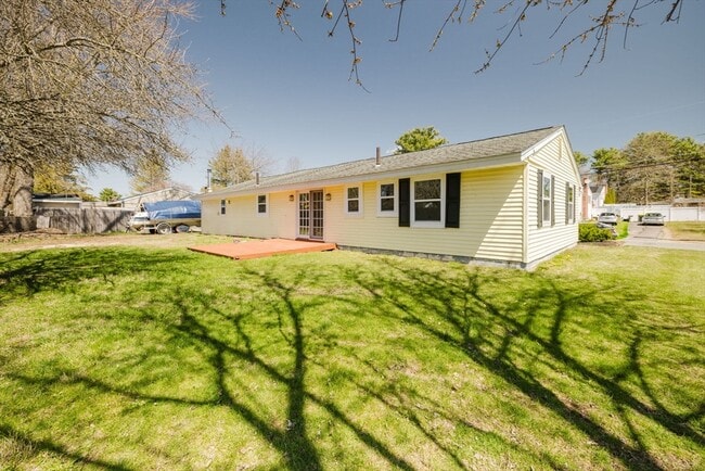 Building Photo - 125 Temi Rd