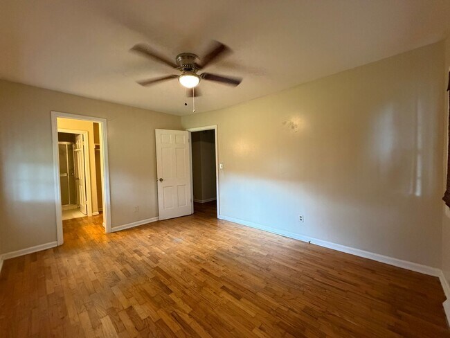 Building Photo - 19 Briarcliff Rd