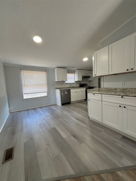 Building Photo - 16509 Brittany Way