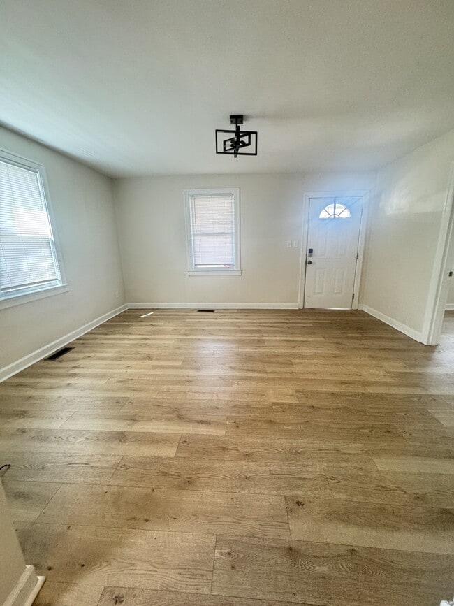 Building Photo - 324 Bourbon St