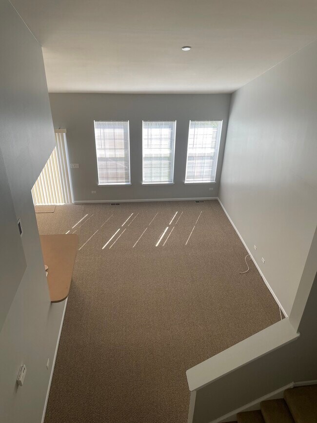 Building Photo - 527 Frieh Dr