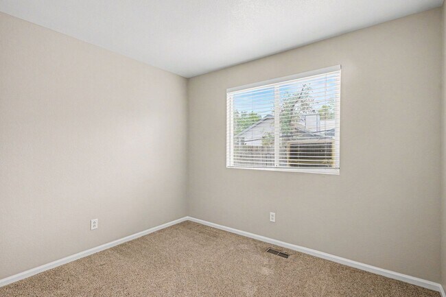 Building Photo - Beautifully Updated Littleton Home with Huge Yard & Basement Storage