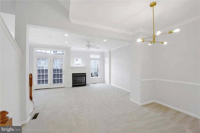 Building Photo - 2737 Manhattan Pl