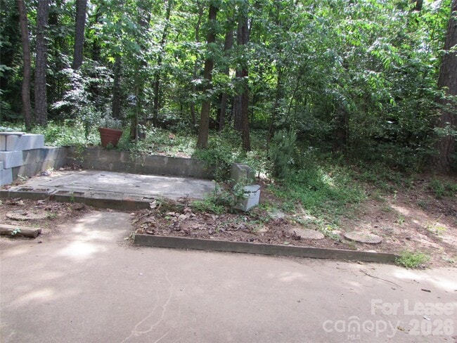 Building Photo - 1260 Fieldstone Rd