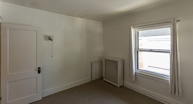 Building Photo - 202 Ridgeland Ave
