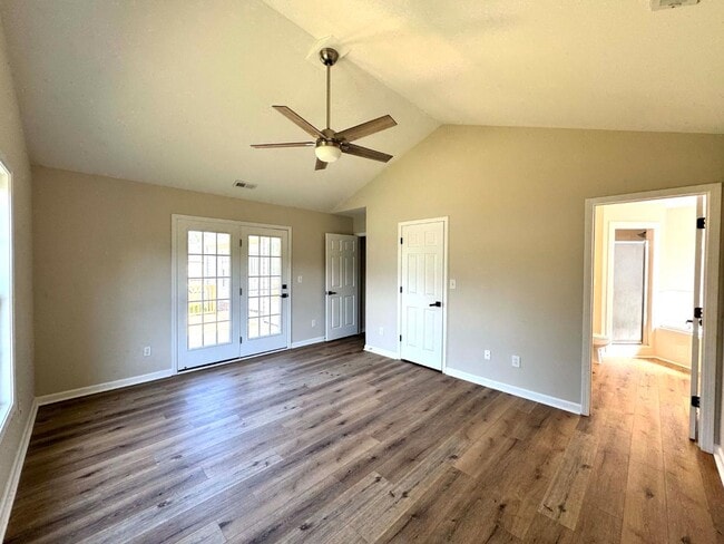 Building Photo - 6331 Shire Ln