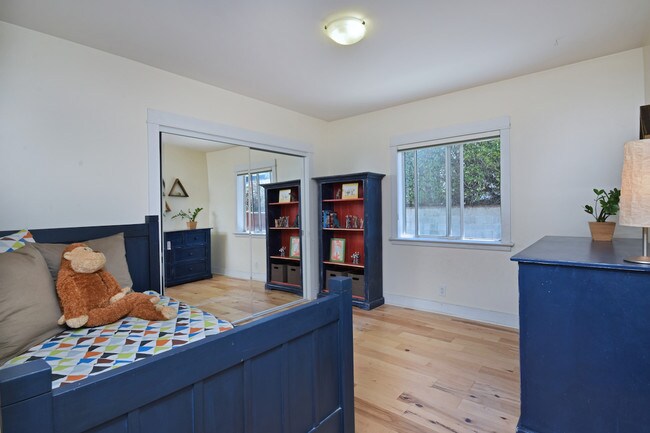 Building Photo - 10633 Chiquita St