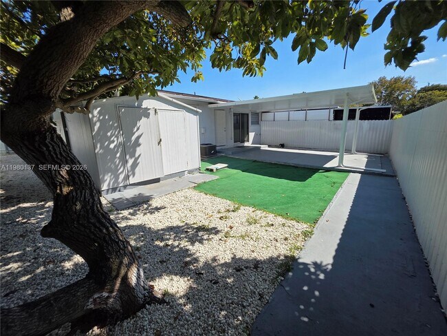 Building Photo - 20630 Manta Dr