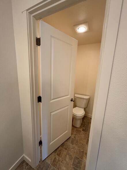 Main Bath Separate Water Closet - 13110 NE 25th St