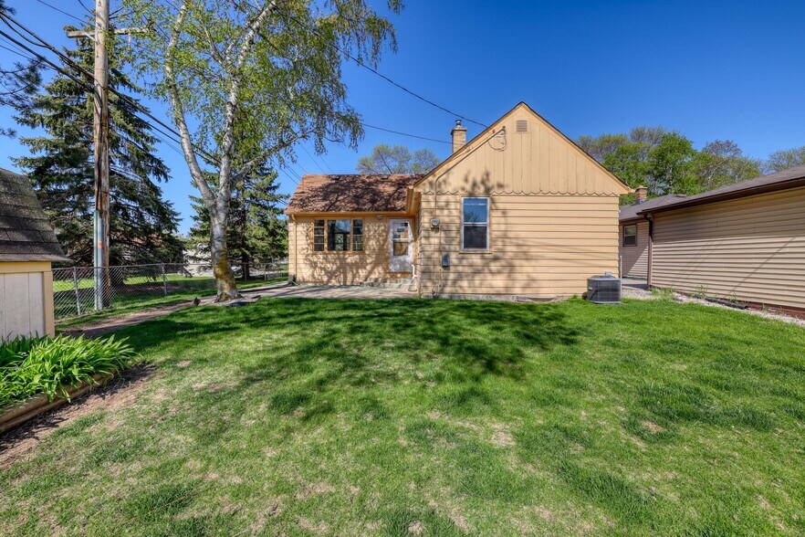 Building Photo - 4834 N 106th St