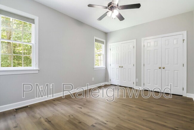 Building Photo - 301 Perry Creek Dr