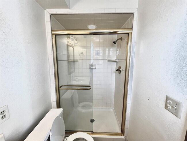 Building Photo - 716 Smalley Dr