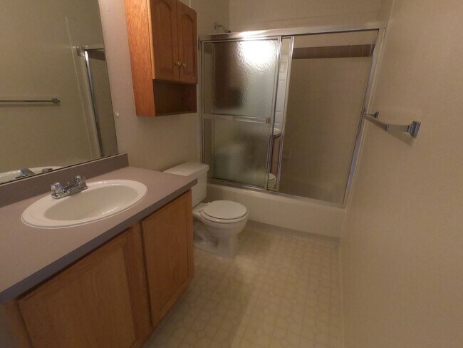 Building Photo - 2850 Aurora Ave