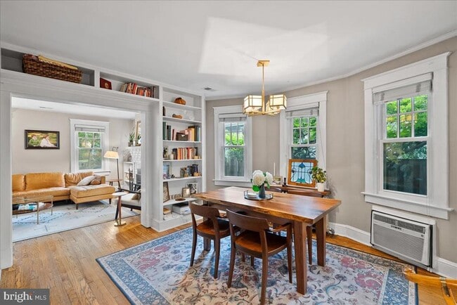 Building Photo - 23 E Walnut St