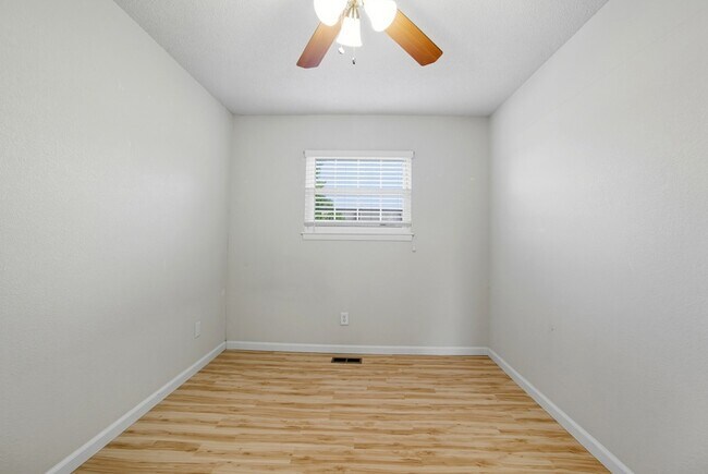 Building Photo - 712 Biltmore Dr
