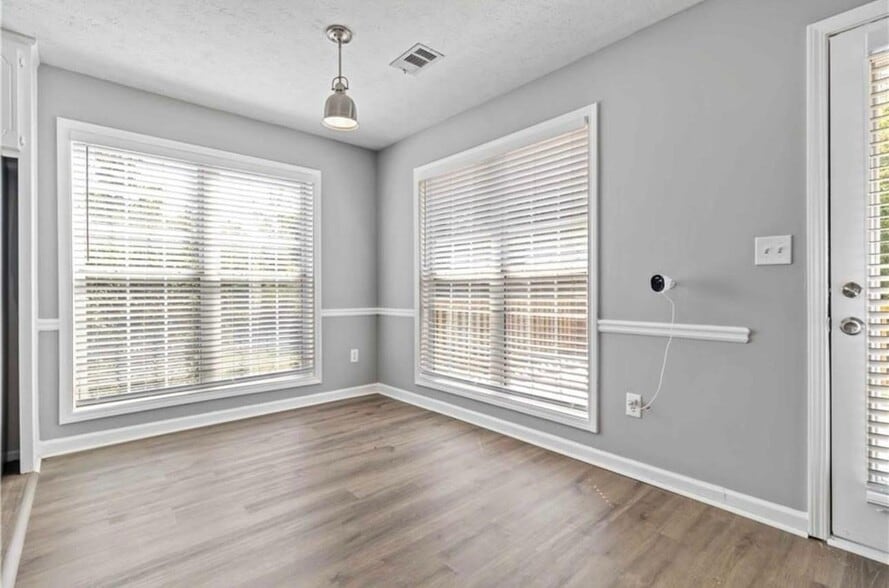 Building Photo - 1055 Leighs Brook Way
