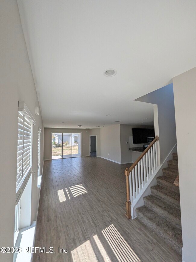 Building Photo - 100 Golden Fern Dr