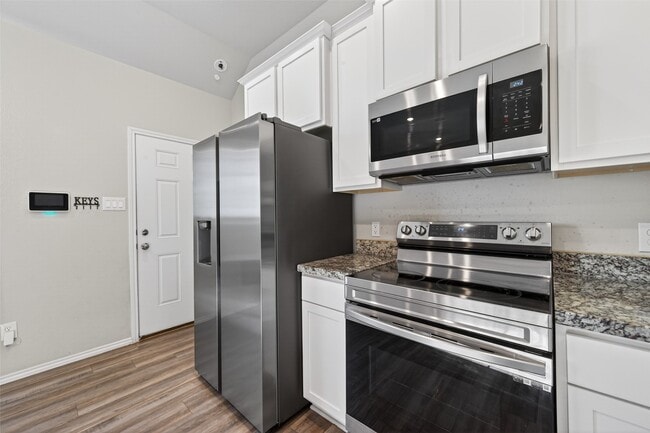 Building Photo - 12004 Canal St