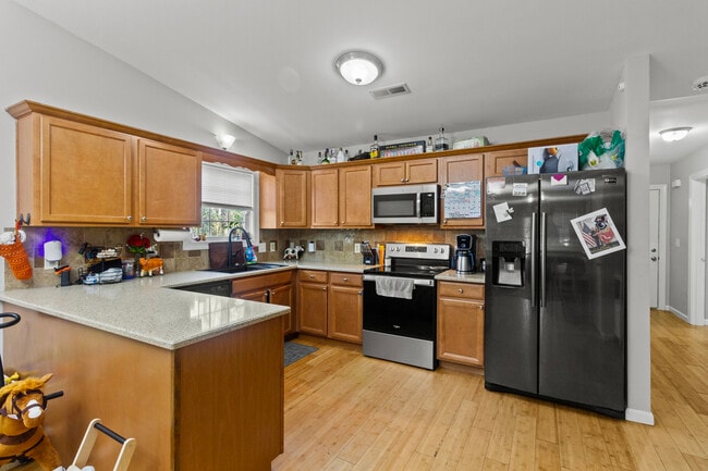 Building Photo - 1710 Charles St