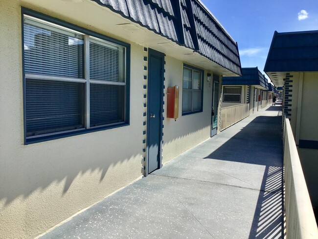 Building Photo - 239 Brittany F