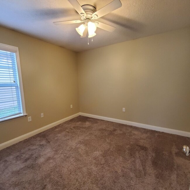 Building Photo - Modern Elegance Meets Southern Comfort: 4BR/2BA Gem in Northlake Neighborhood!