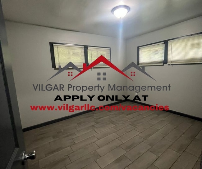Building Photo - BEAUTIFUL 3 bedroom, 1 bath house in Gary ...
