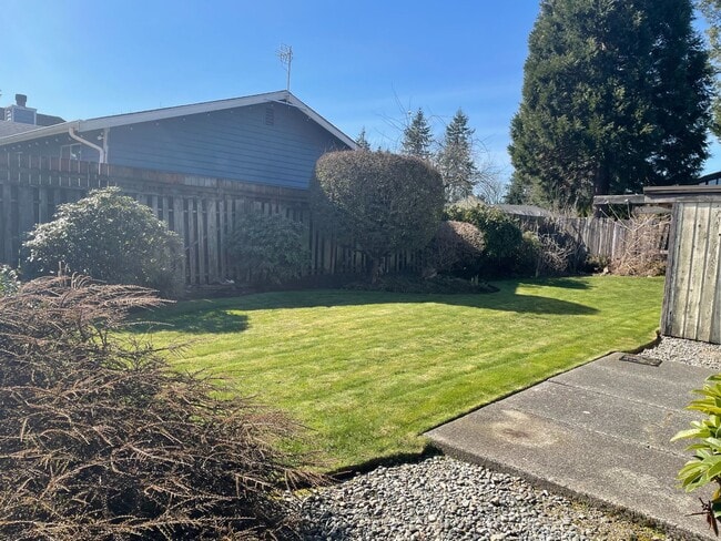 Building Photo - 1308 63rd St SE
