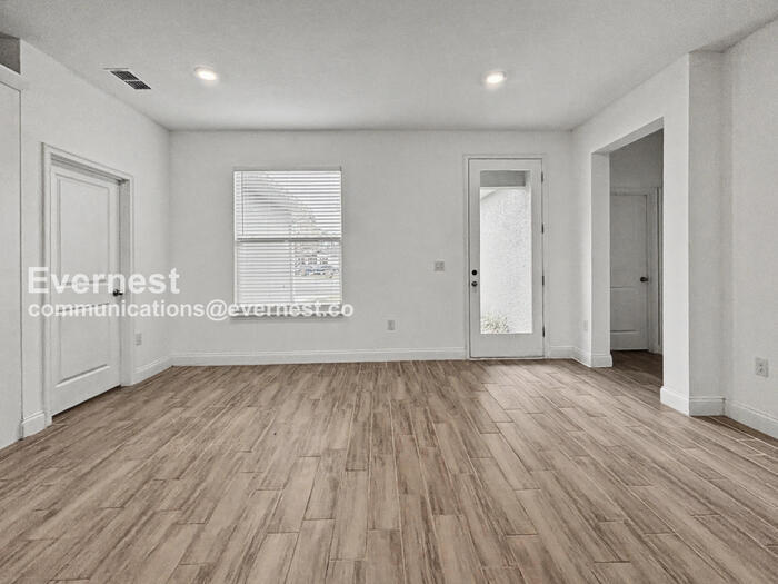 Building Photo - 6750 Midland Dr