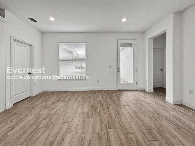 Building Photo - 6750 Midland Dr