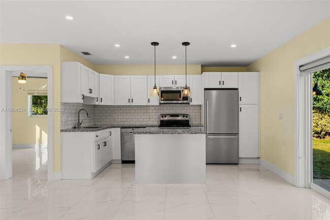 Building Photo - 6851 SW 48th Terrace