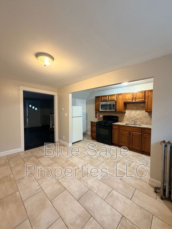 Building Photo - 7026 Radbourne Rd