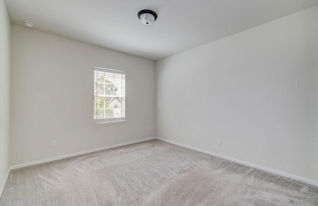 Building Photo - 15108 Botanical Garden Dr