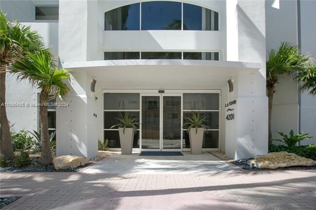 Building Photo - 4201 Collins Ave